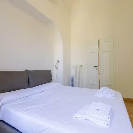 Elegance In Santa Maria Novella Appartement